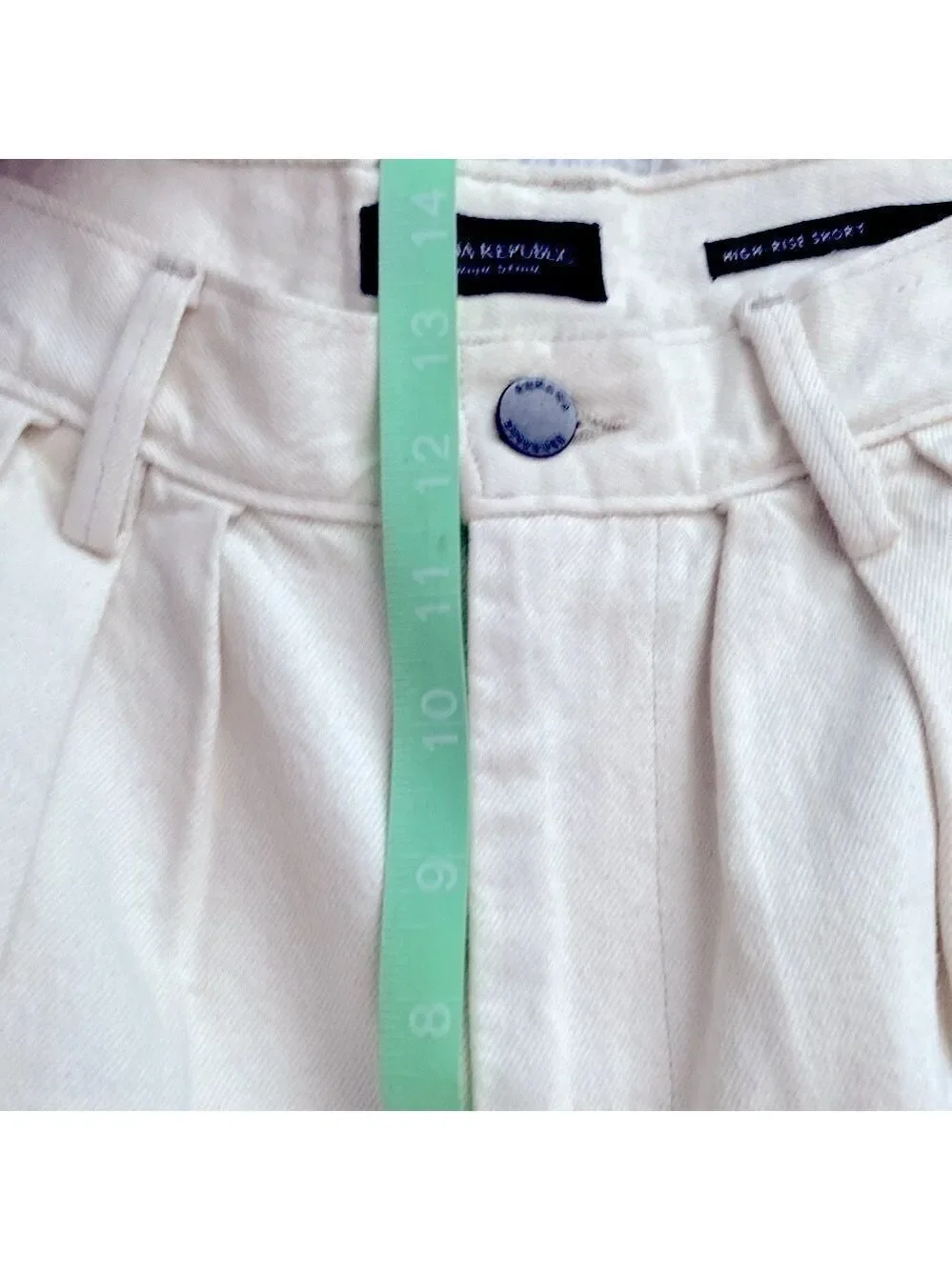 Banana Republic stylish pleated